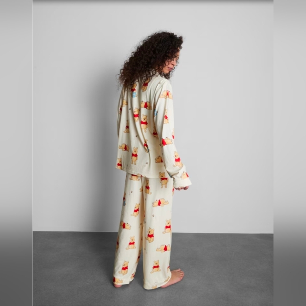 LAST 1 Disney’s Winnie The Pooh Graphic Boyfriend Pajama Set, Yellow, Primark - Picture 2 of 6